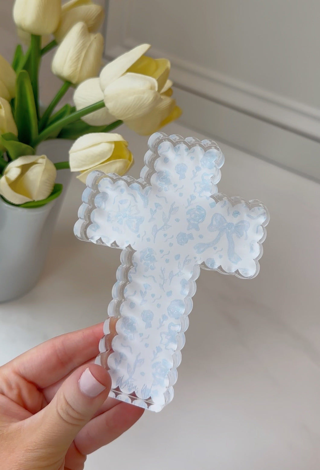 Scalloped Acrylic Cross Block